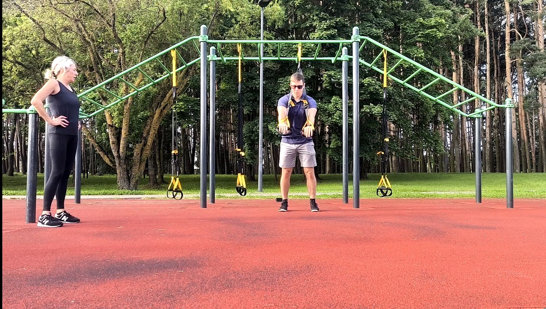 Lauko treniruotė su TRX diržais
